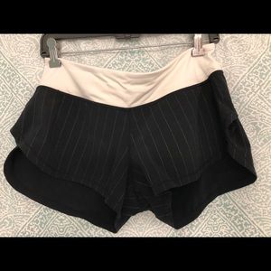 Lululemon running shorts size 8 EUC